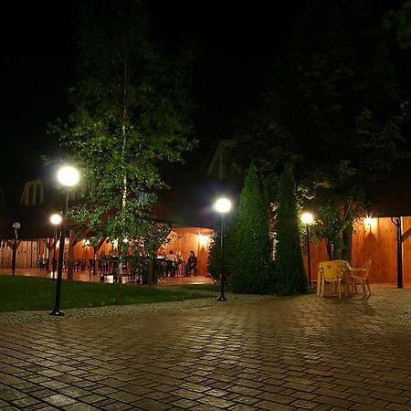 Hotel Tenishouse Marki  Ngoại thất bức ảnh