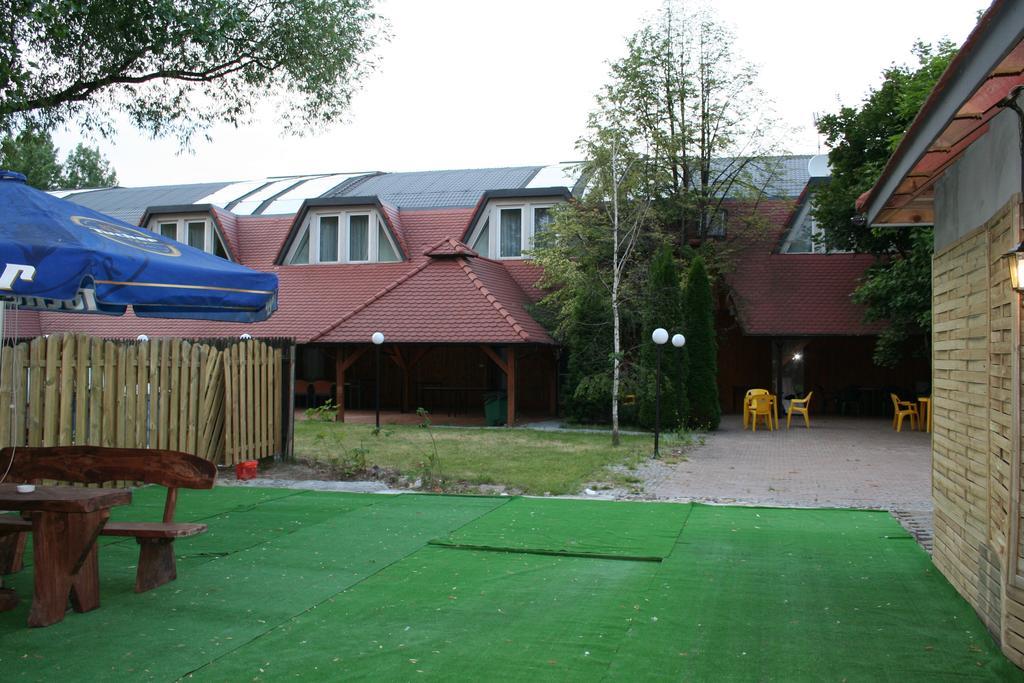 Hotel Tenishouse Marki  Ngoại thất bức ảnh