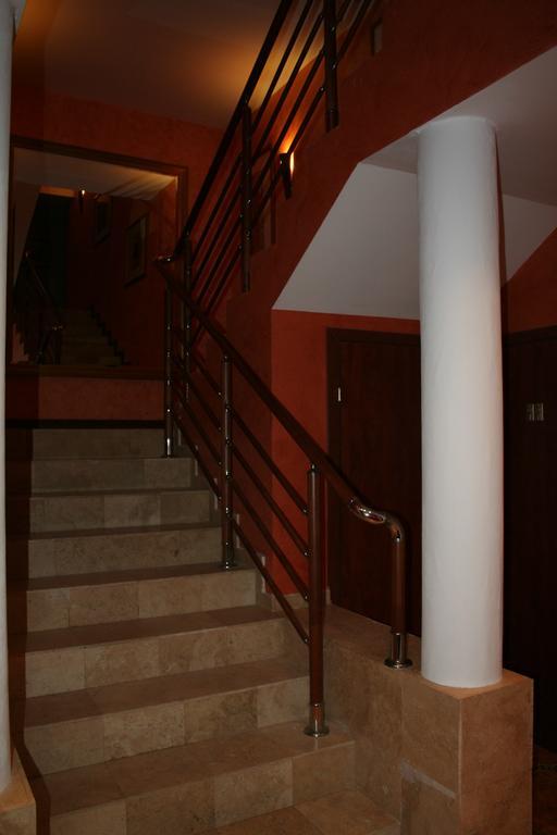 Hotel Tenishouse Marki  Ngoại thất bức ảnh