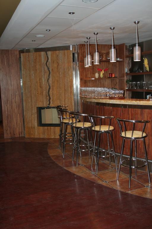 Hotel Tenishouse Marki  Ngoại thất bức ảnh