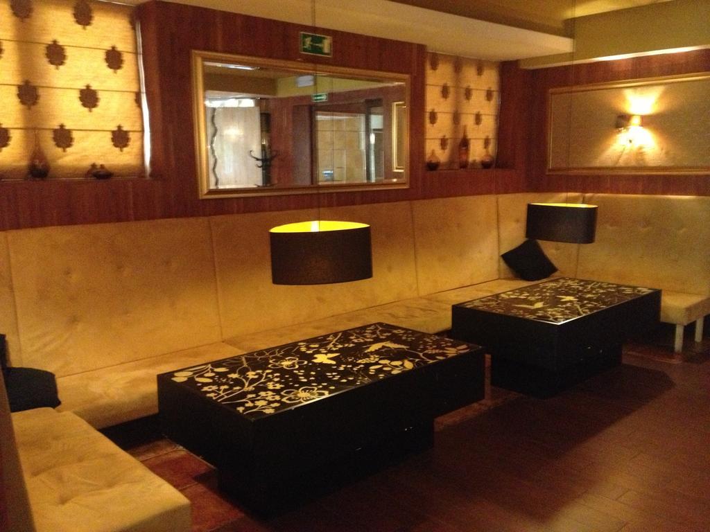 Hotel Tenishouse Marki  Ngoại thất bức ảnh