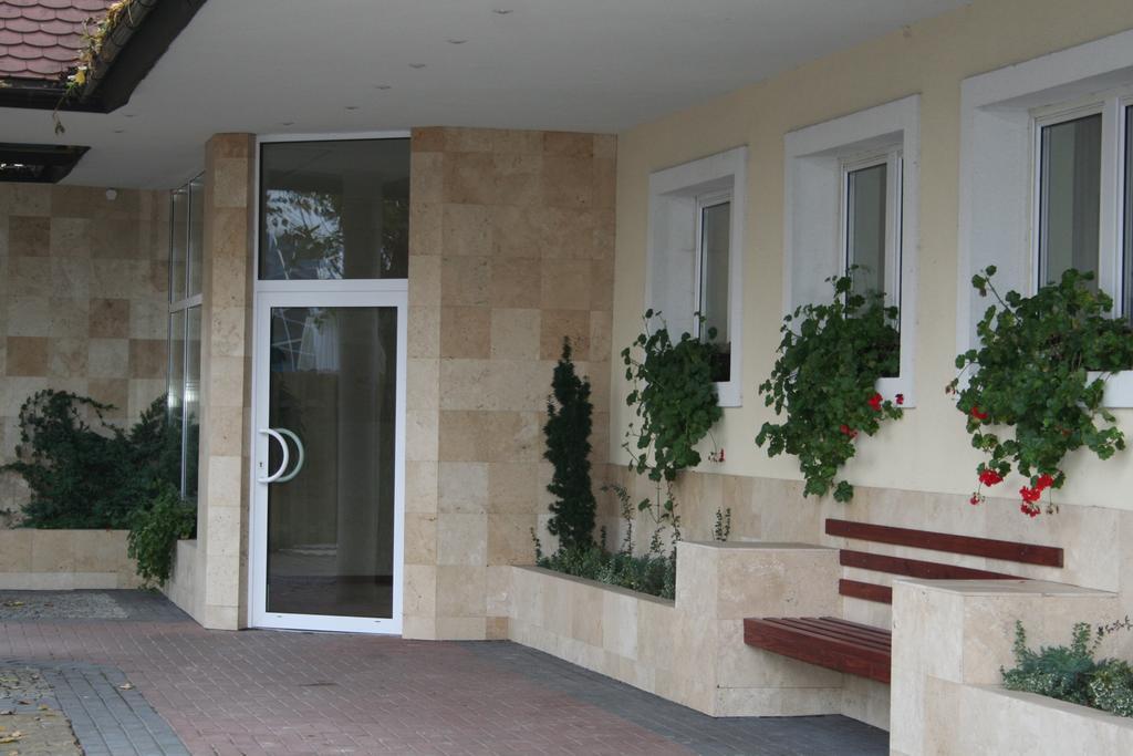 Hotel Tenishouse Marki  Ngoại thất bức ảnh
