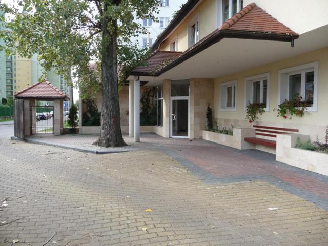 Hotel Tenishouse Marki  Ngoại thất bức ảnh